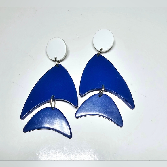 Modern Vintage Jewelry - Modern abstract blue and white fish shade post dangle earrings, Nautical, aqua